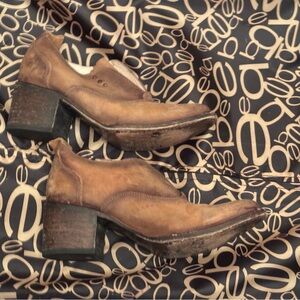 Women’s  Brown Leather Shoes